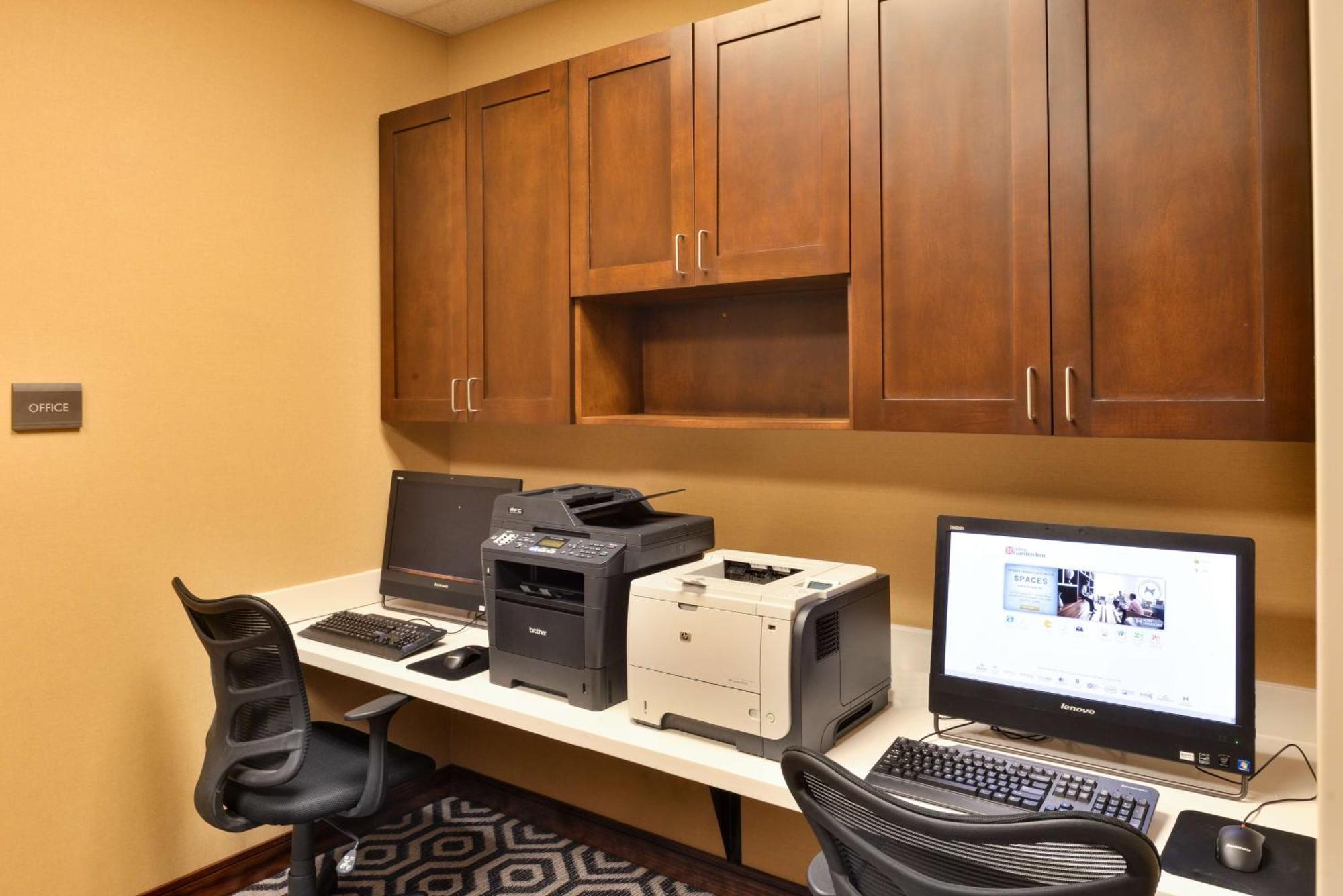 Hilton Garden Inn הובס מראה חיצוני תמונה