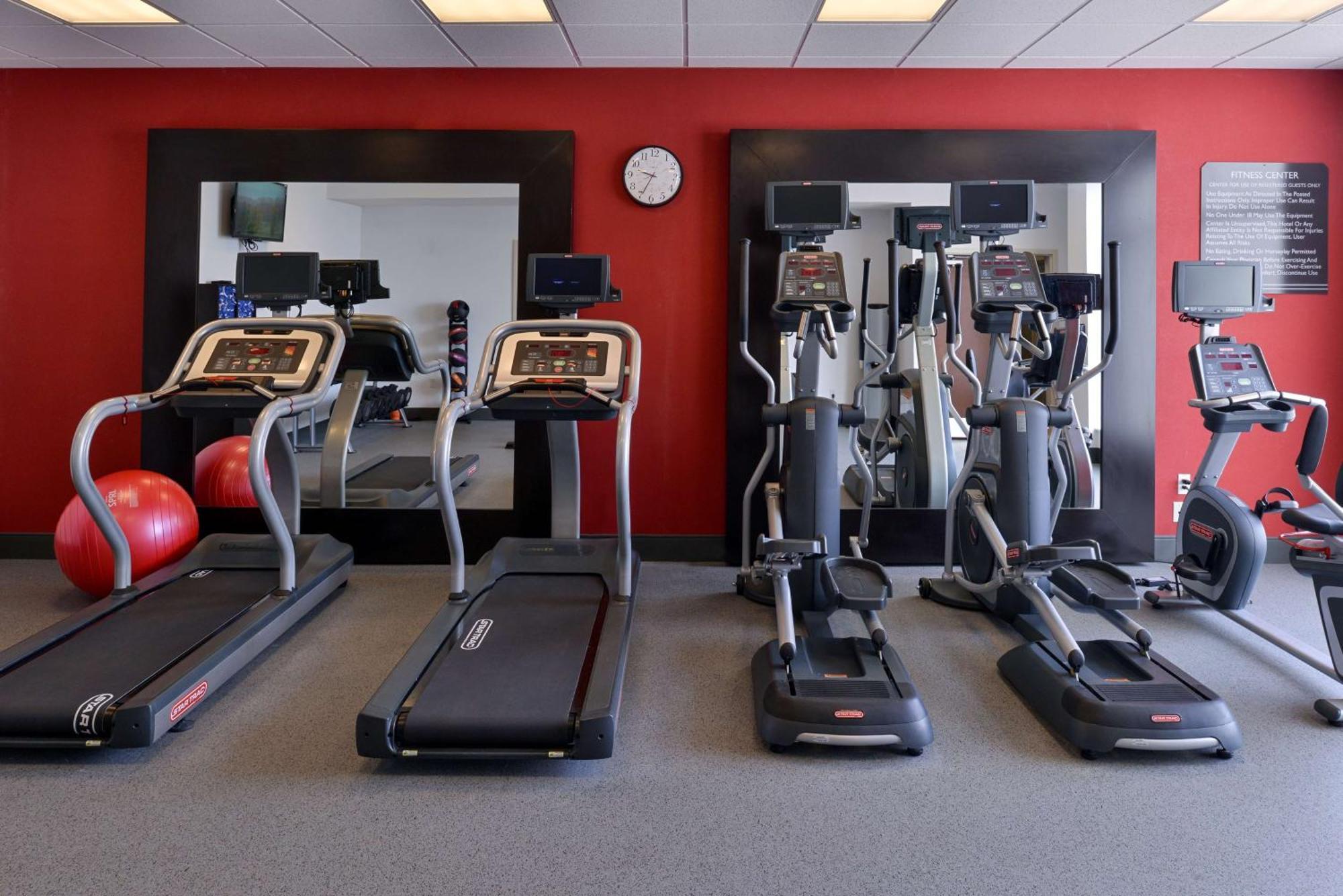 Hilton Garden Inn הובס מראה חיצוני תמונה