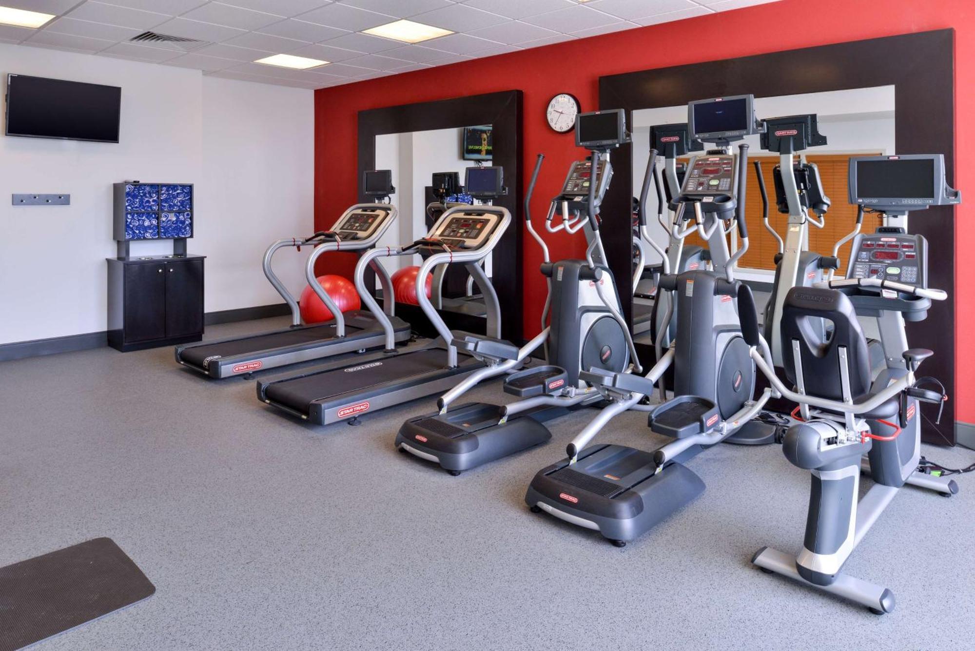 Hilton Garden Inn הובס מראה חיצוני תמונה